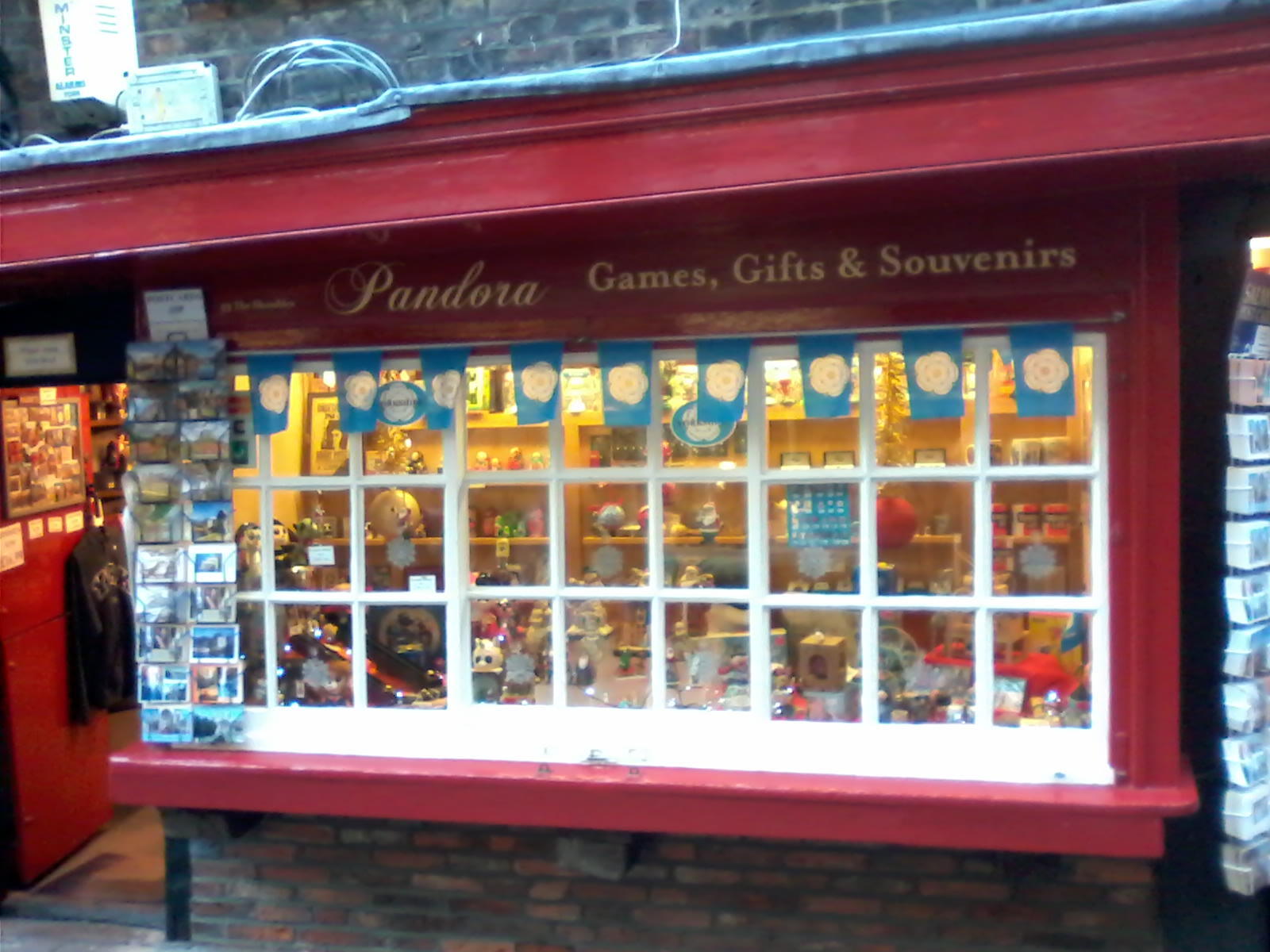 20181212 Pandora Shambles gift shop